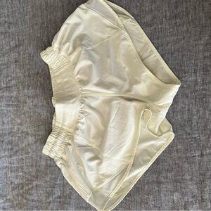 Lululemon Hotty hot short - size 4 - 2.5”